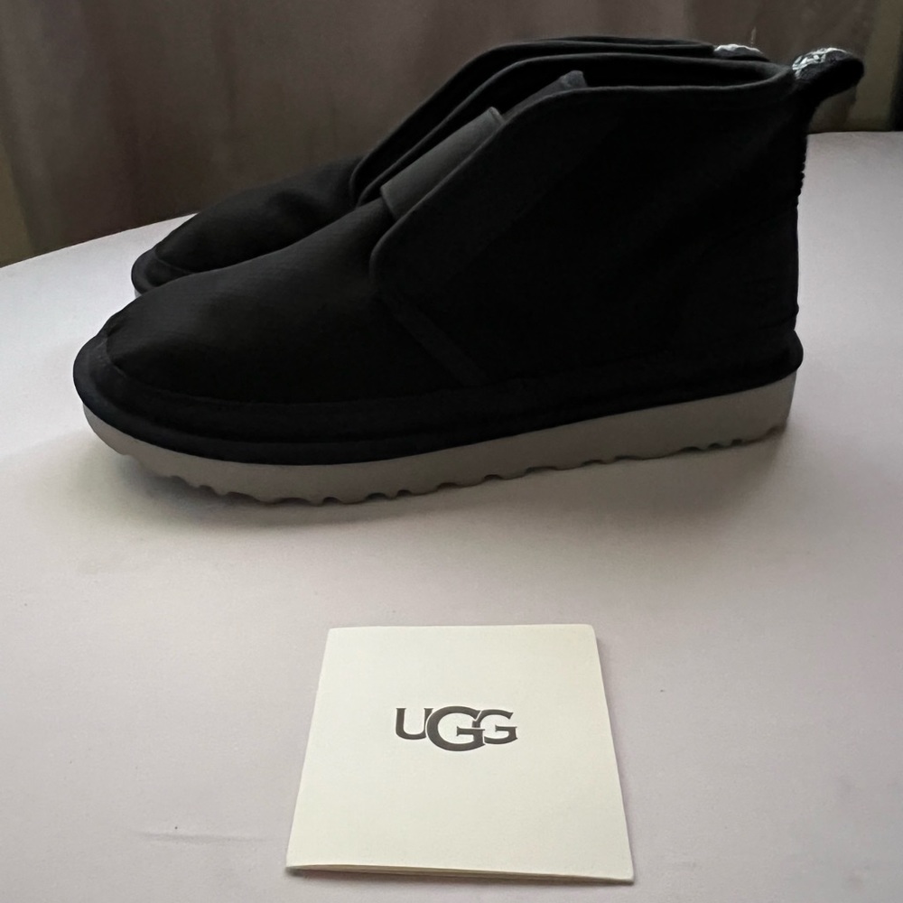 UGG Men Chukka Boot Shoes In Navy Blue Size 9 NWOB
